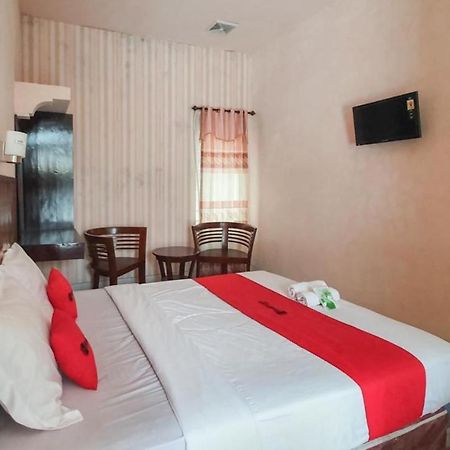 Hotel Reddoorz At Pujon Malang Batu  Exterior foto