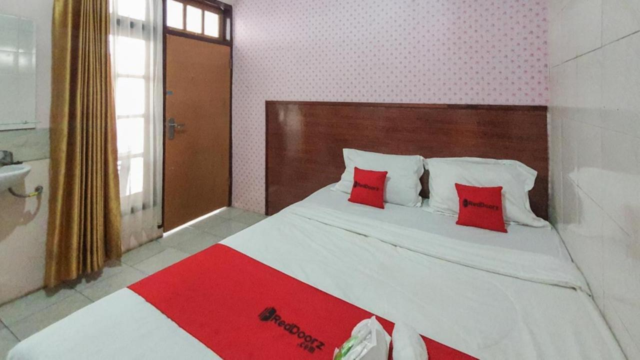 Hotel Reddoorz At Pujon Malang Batu  Exterior foto