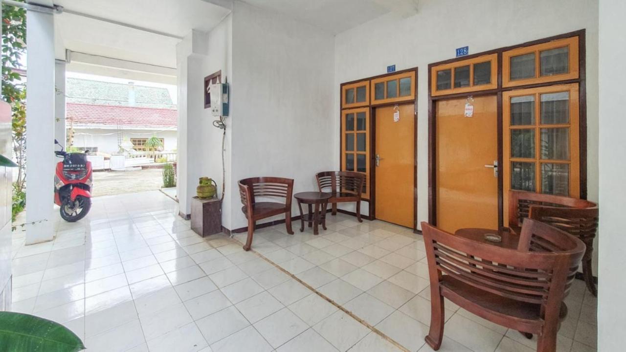 Hotel Reddoorz At Pujon Malang Batu  Exterior foto