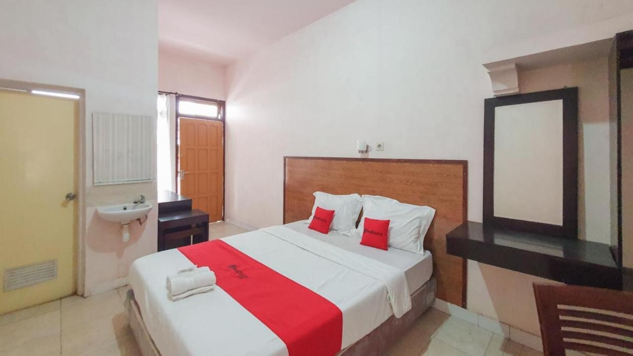 Hotel Reddoorz At Pujon Malang Batu  Exterior foto