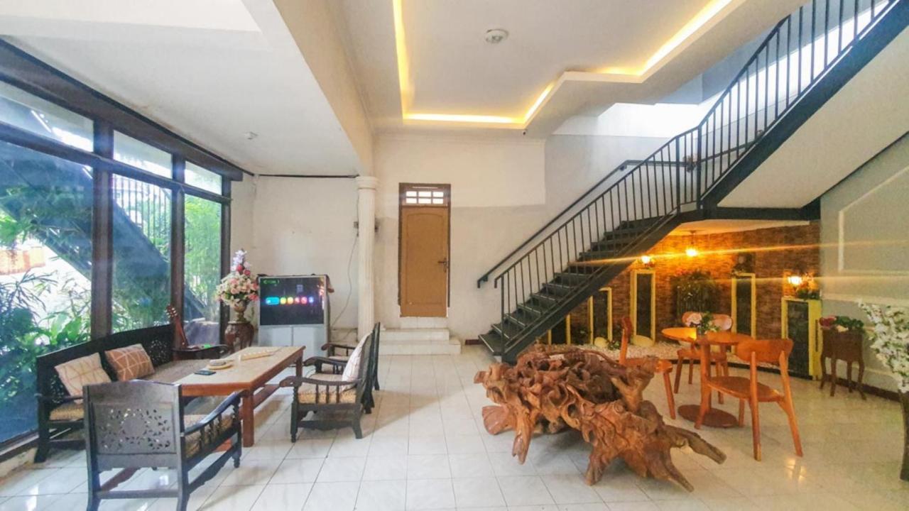 Hotel Reddoorz At Pujon Malang Batu  Exterior foto