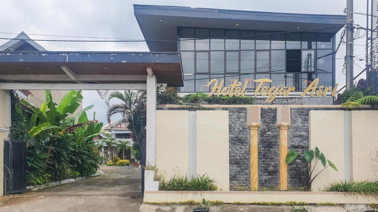 Hotel Reddoorz At Pujon Malang Batu  Exterior foto