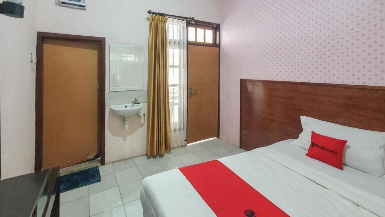 Hotel Reddoorz At Pujon Malang Batu  Exterior foto