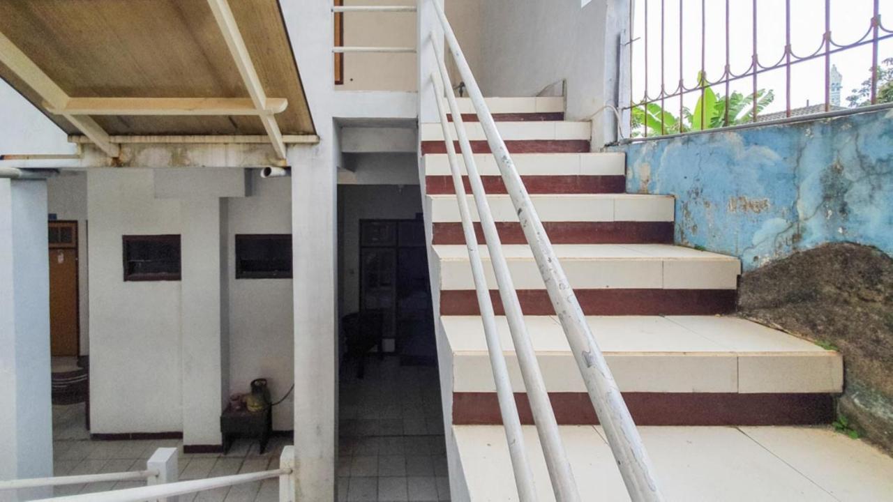 Hotel Reddoorz At Pujon Malang Batu  Exterior foto