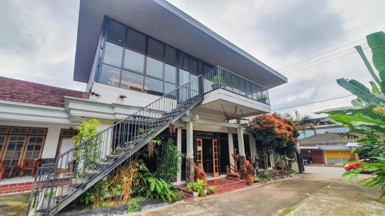 Hotel Reddoorz At Pujon Malang Batu  Exterior foto